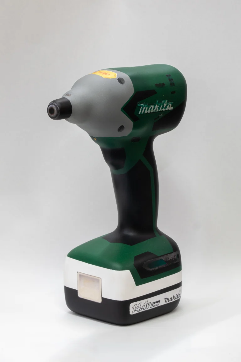 Makita M697D