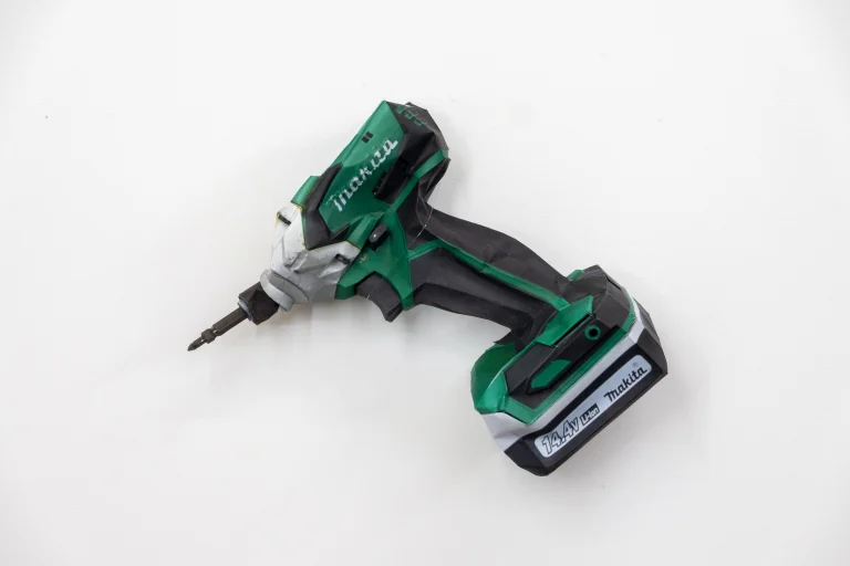 Makita M697D